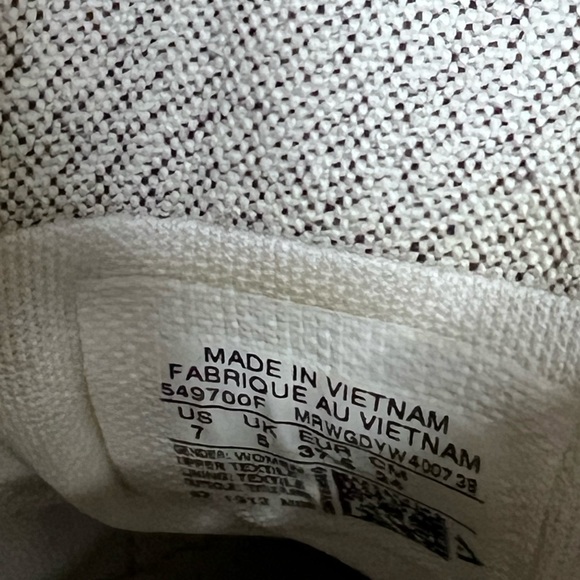 Converse Gray Low Top Chuck Taylors - Picture 9 of 12